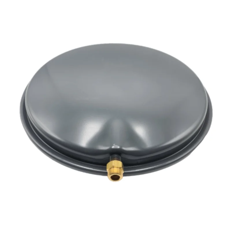 به گزارش همراه پکیج: این بالا رفتن دما سبب افزایش فشار پکیج می شود و چنانچه منبع انبساط در پکیج وجود نداشته باشد، موجب افرایش بیش از حد فشار پکیج شده و شیر اطمینان فعال خواهد شد ومی توان گفت که منبع انبساط وظیفه دارد حجم اضافی آب گرم را در خود ذخیره کند و فشار مدارگرمایش را ثابت نگه دارد.