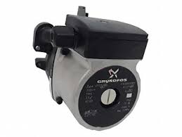 به گزارش همراه پکیج:پمپ سیرکولاتور برای گردش آب در مدار بسته گرمایش (بین دستگاه و رادیاتورها یا گرمایش از کف و یا مبدل صفحهای) از یک  استفاده میگردد. این پمپ ضمن چرخش آب در این مدار بر افت فشار در مسیر لولهکشی رادیاتورها و مبدلها غلبه کرده و باعث افزایش تبادل حرارتی در دستگاه میگردد.